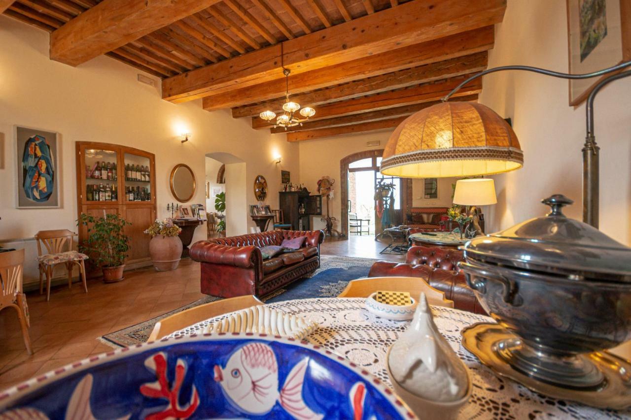 Agriturismo Casa Montecucco Giuncarico Buitenkant foto
